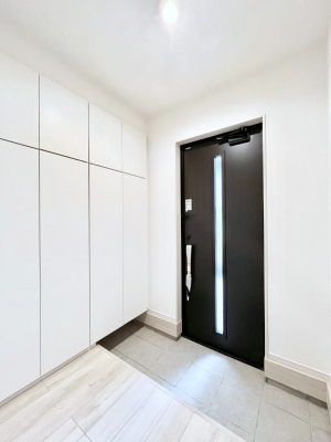 ���ց@�������P�������`Entrance�`�@�Ƃ̒��ł��q�l���}����ŏ��̏ꏊ�ł��錺�ւ́A�Ƃ̈�ۂ��̂��̂ł��I�L�x�Ȍ��֎��[�ŁA����Y��ɕۂ��Ƃ��o���܂��􌺊ւɂ͂����Ղ���[�̉��ʔ��������I