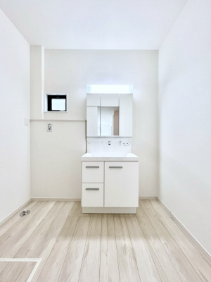 ���ʑ�E���ʏ��@�������P�������`Dressing Room�`�@�Â��Ȃ肪���Ȑ��ʏ�����������ƍ̌��Ɗ��C���\�Ȃ̂ŋC�����悭���g�������܂��B�O�ʋ��^�C�v�̐��ʑ�͋������[�ŎU�炩�肪���Ȑ��ʏ����X�b�L����