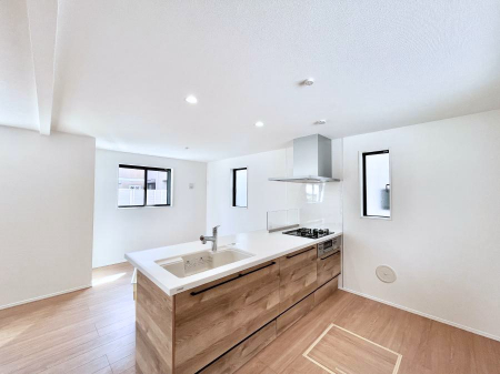 �L�b�`���@�������P�������`Kitchen�`�@�u���������͉�����낤�v����ȃL�b�`���Ȃ�v�������藿�����ł����Ⴂ�܂��B�L�b�`������̓��r���O����]�ł��܂��B�Ƒ����Ȃ��邨�Ƃ������ɂ������܂��B