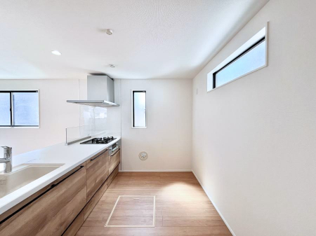 �L�b�`���@�������Q�������`Kitchen�`�@���R�������鑋�̂���L�b�`���������g���ꏊ�����炱���A�g��������l�����܂����B�������Ƃ����L�b�`���R�[�i�[�͎����L���Ȏd�オ��ƂȂ��Ă���܂��B