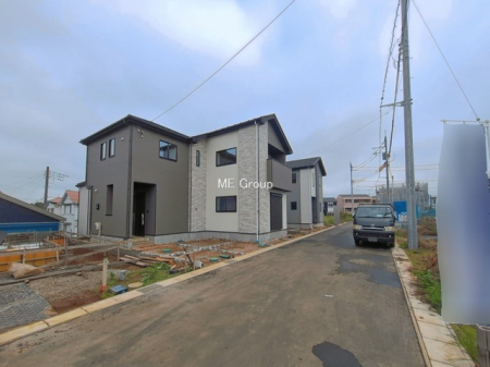 ���n�O�ώʐ^�@�`Exterior�`�@�O�ʓ��H�F�쓌 5.5m �����@�O�ʓ��H�͊ՐÂȏZ��n���͂���Ԓʂ�̏��Ȃ����H�B���Ԃ̏o��������炭�炭�ł��I���s���_�E���n���w�̂���]�́A���C�y�ɂ��₢���킹���������I