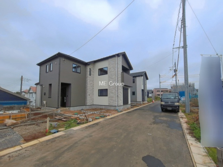 ���n�O�ώʐ^�@�`Exterior�`�@�O�ʓ��H�F�쓌 5.5m �����@�O�ʓ��H�͊ՐÂȏZ��n���͂���Ԓʂ�̏��Ȃ����H�B���Ԃ̏o��������炭�炭�ł��I���s���_�E���n���w�̂���]�́A���C�y�ɂ��₢���킹���������I