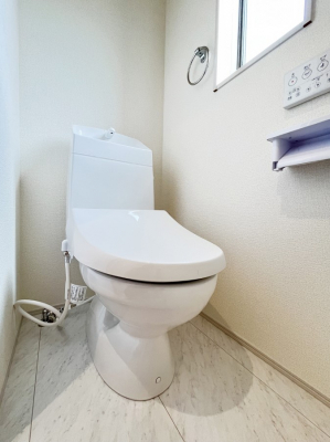 gC@2`Toilet`@YEXbLEKȃEHVbgtgCł낰ԂłBgC͂PKQKeKɕtĂ܂BƑŎ荇ȂĂłˁ